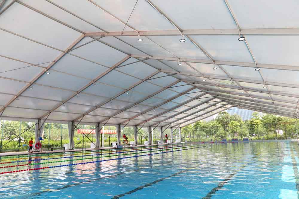 篷房恒溫游泳館與露天游泳館的區(qū)別