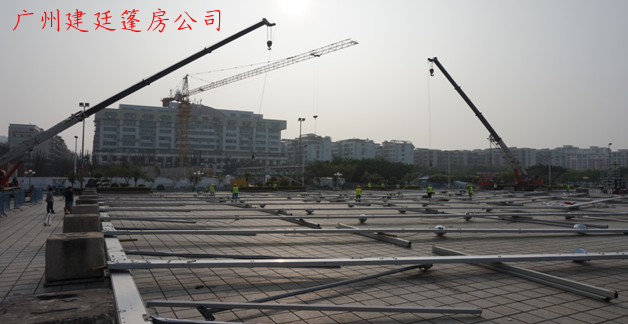 大型篷房搭建施工常用的設備